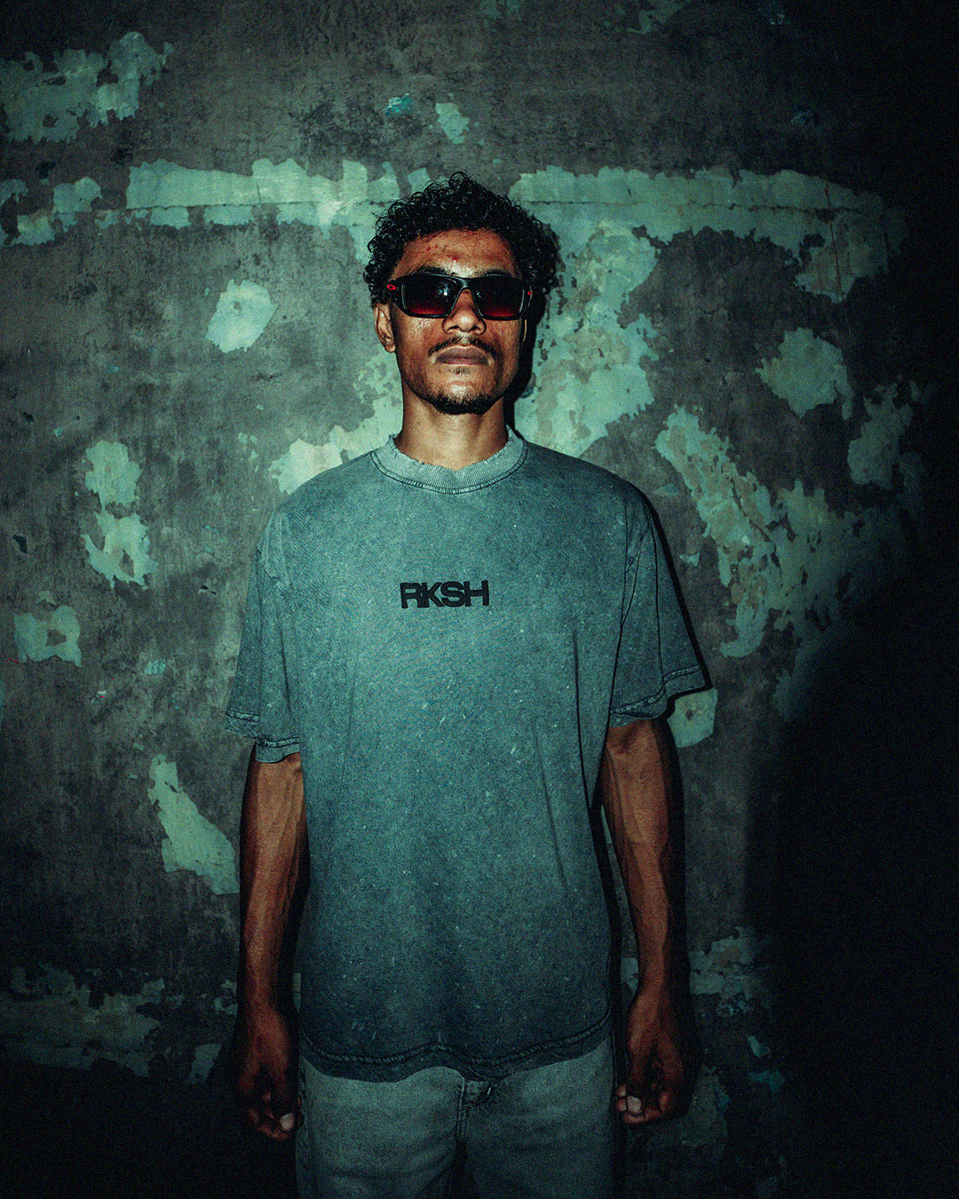 distress washed tee